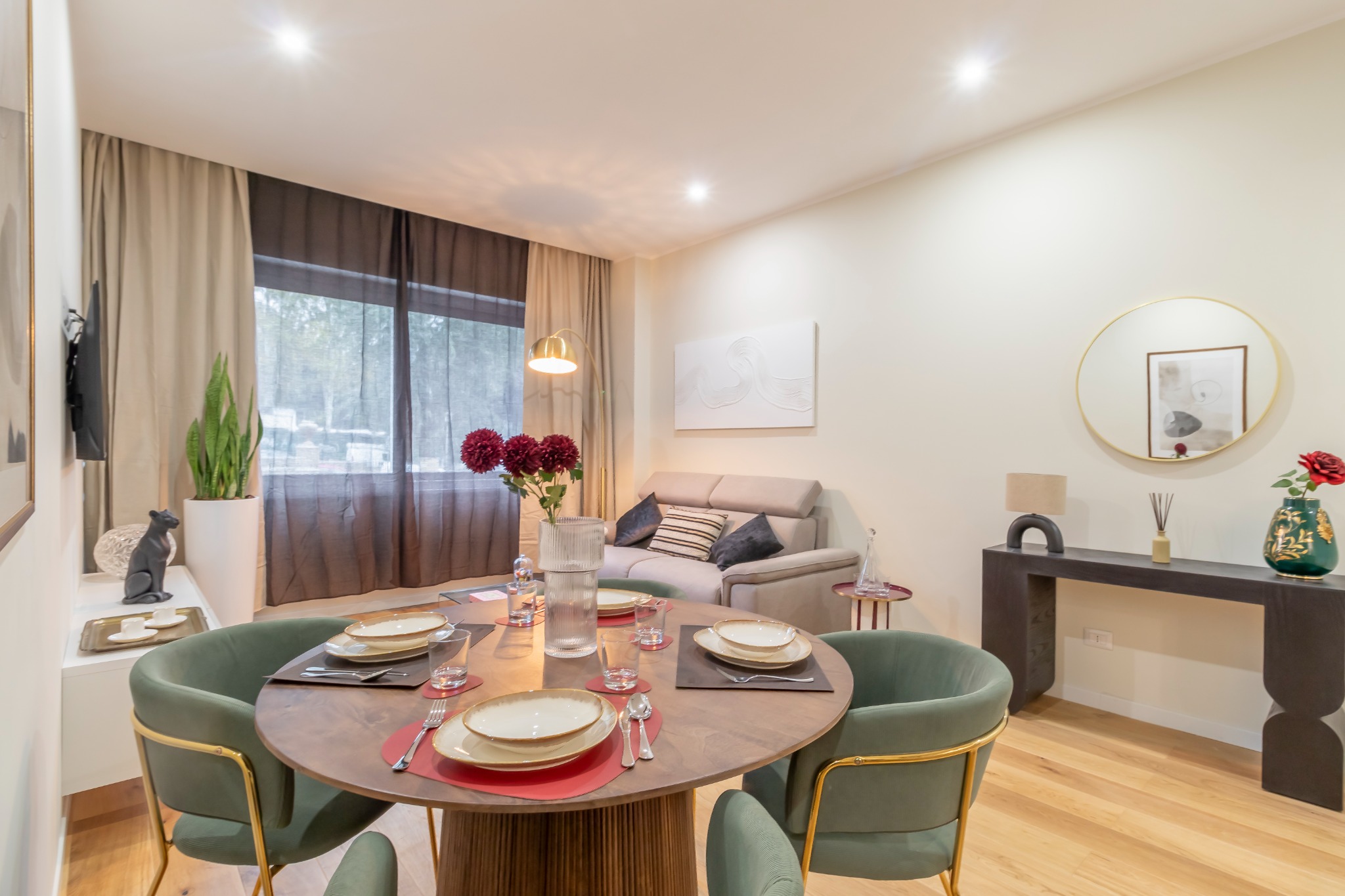 Zona pranzo e soggiorno